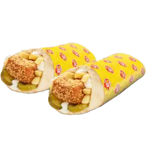 يحتوي التوام على دجاج مسحب ملفوف بالخبز العربي، مع صلصة الثوم والخيار المخلل والبطاطس